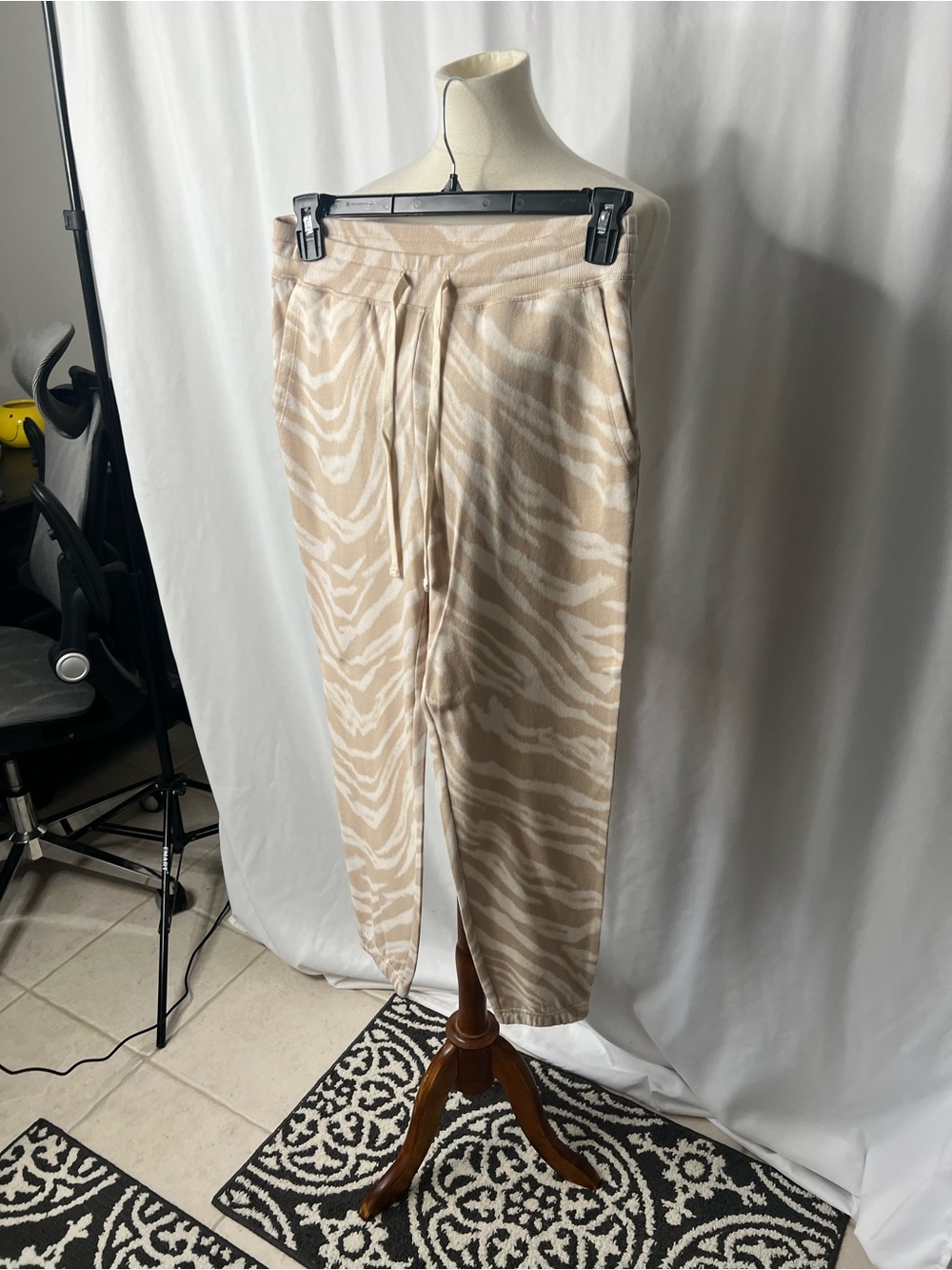 Rails Kingston Diffused Tiger Jogger Sweatpants Size Medium NWT - Picture 7 of 15